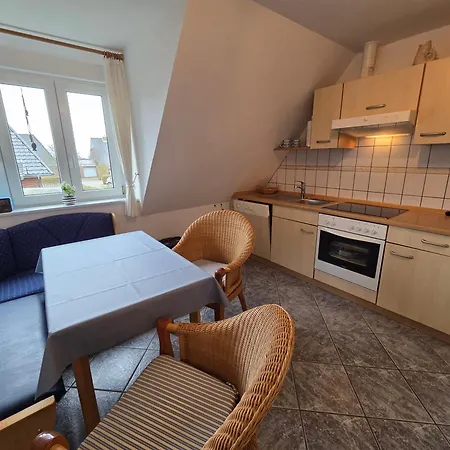 Haus Friesenglück Muschel Apartamento Alkersum